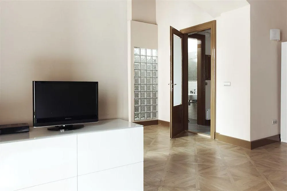 3 Epoques Apartments By Adrez Прага