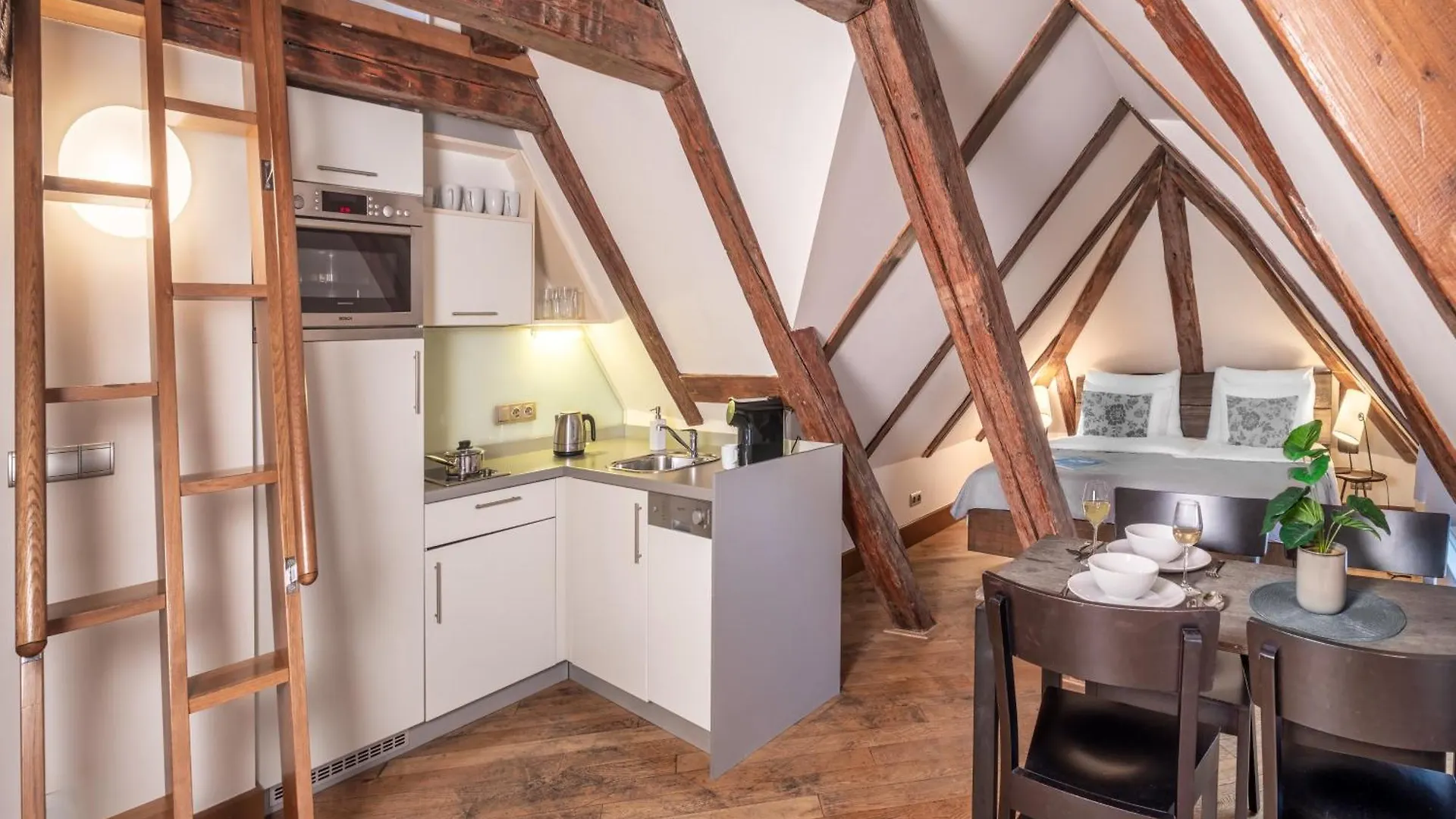3 Epoques Apartments By Adrez Prague