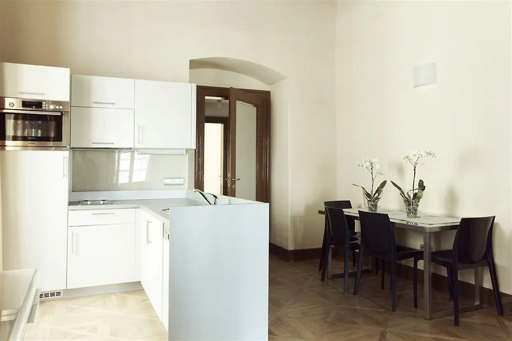3 Epoques Apartments By Adrez Prague