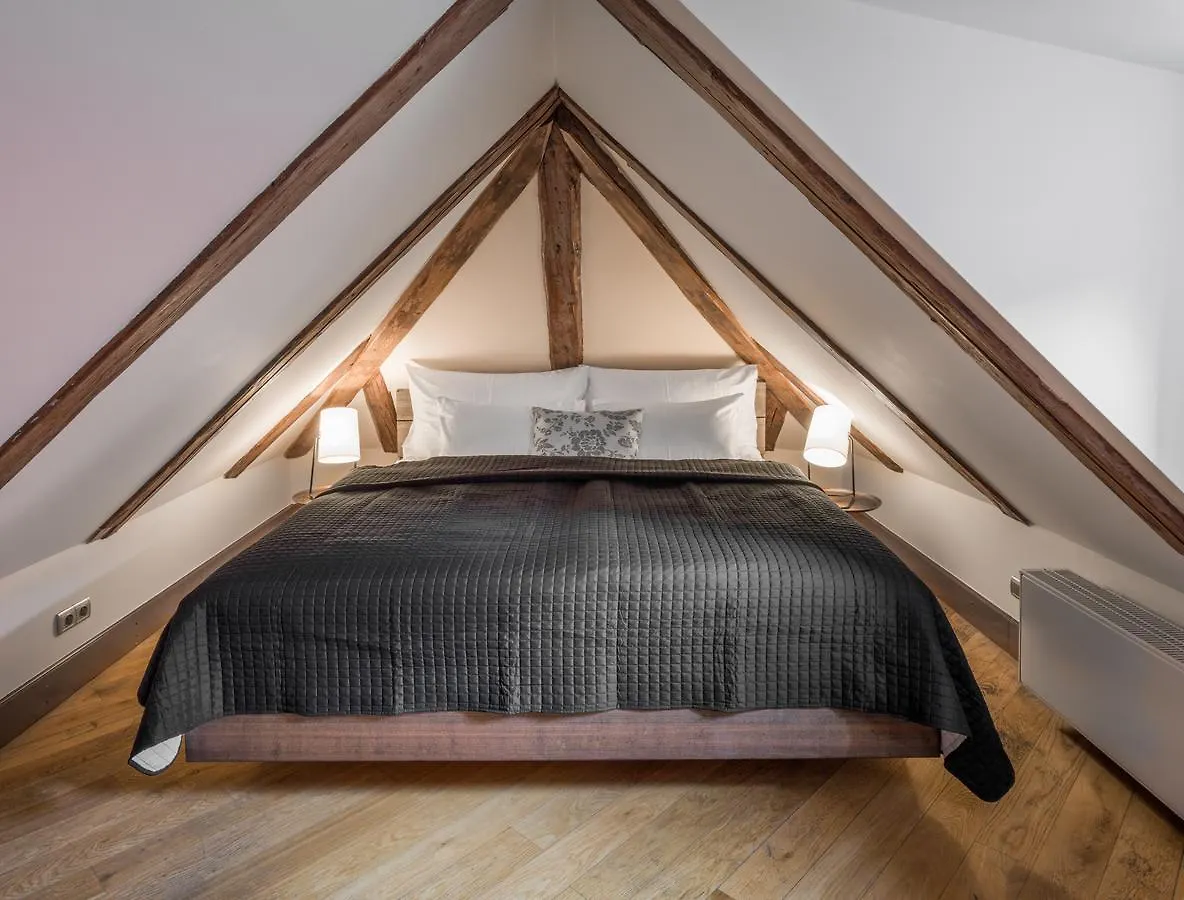 3 Epoques Apartments By Adrez Prague