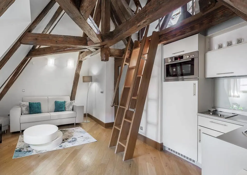 3 Epoques Apartments By Adrez Prague